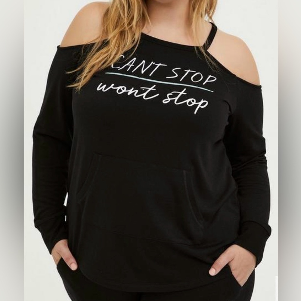 4x Torrid Active Black cold shoulder sweatshirt